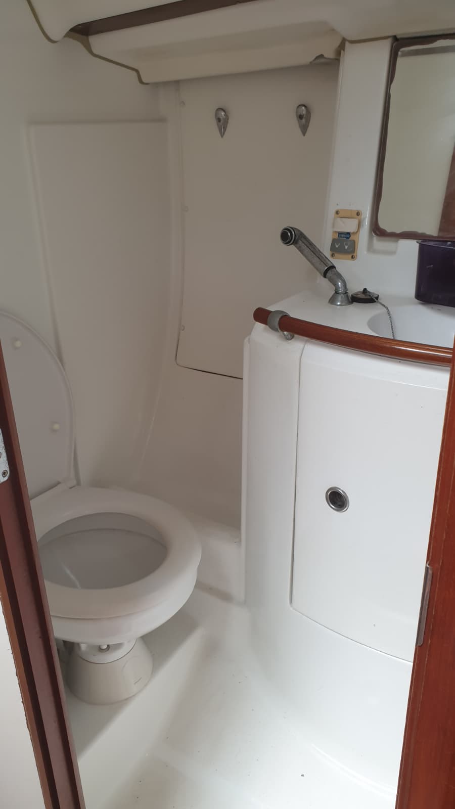 Toilette arrière électrique silent flush